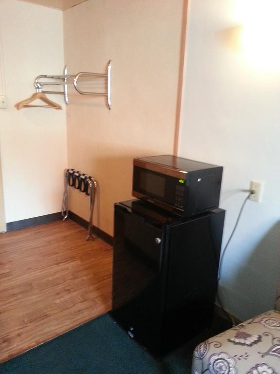 Mid Town Motel Great Falls Bagian luar foto