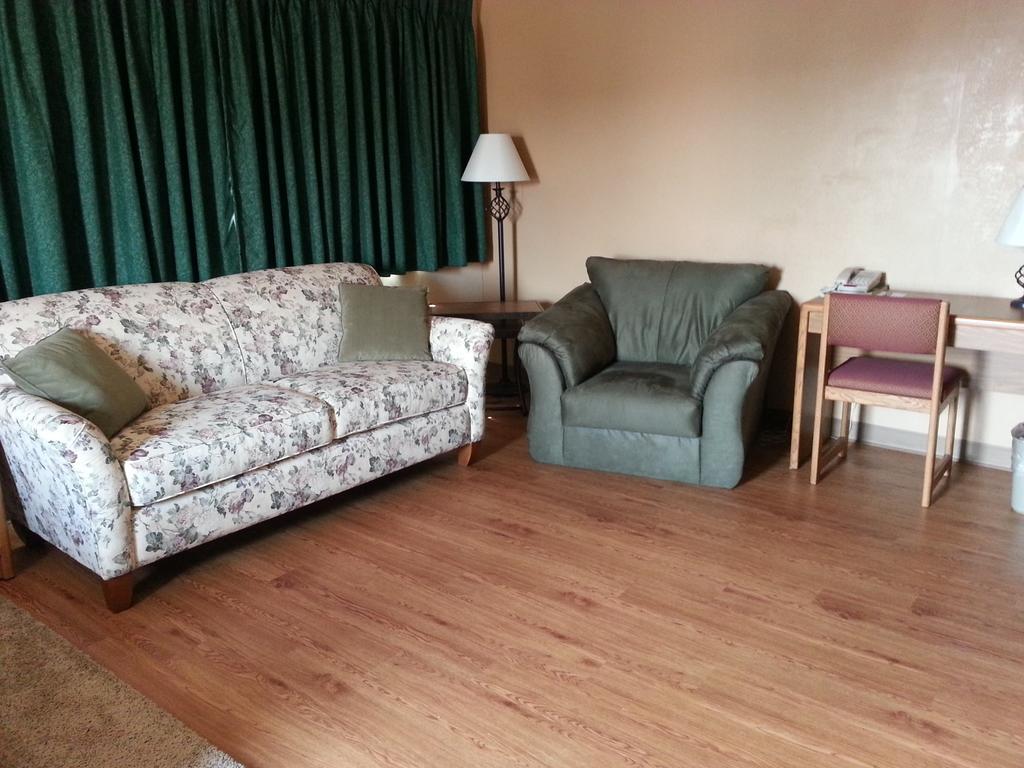 Mid Town Motel Great Falls Bagian luar foto