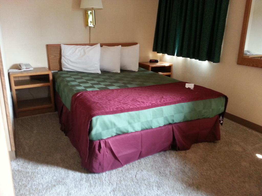 Mid Town Motel Great Falls Bagian luar foto