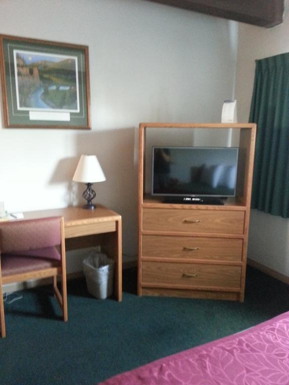 Mid Town Motel Great Falls Bagian luar foto