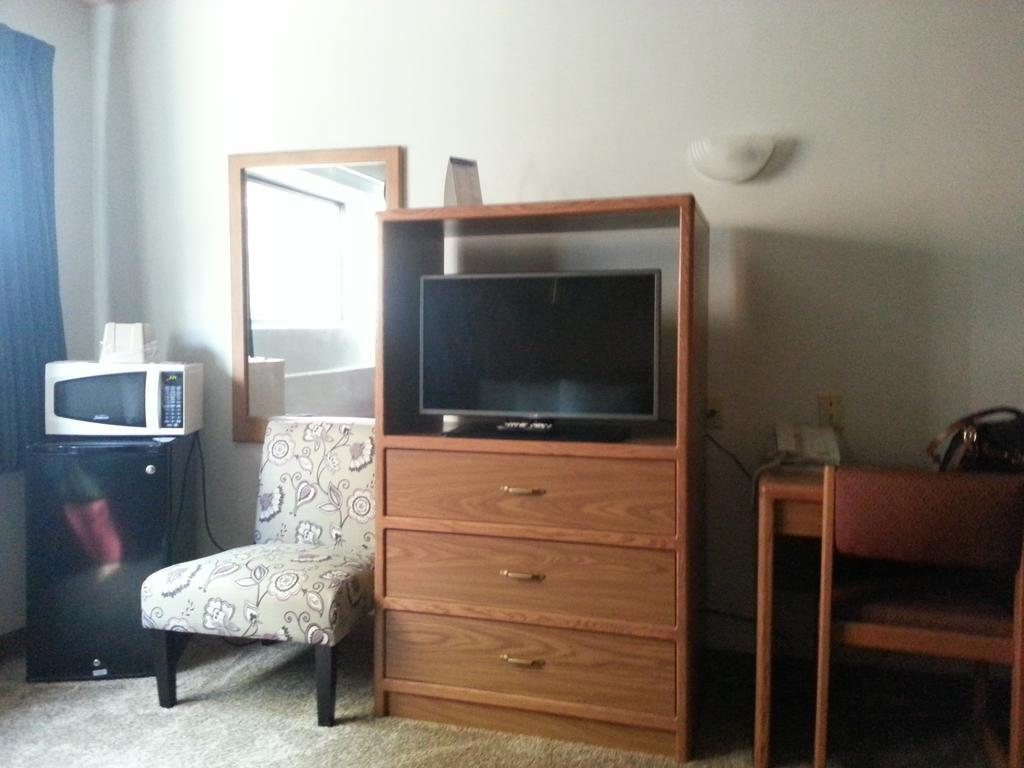 Mid Town Motel Great Falls Bagian luar foto
