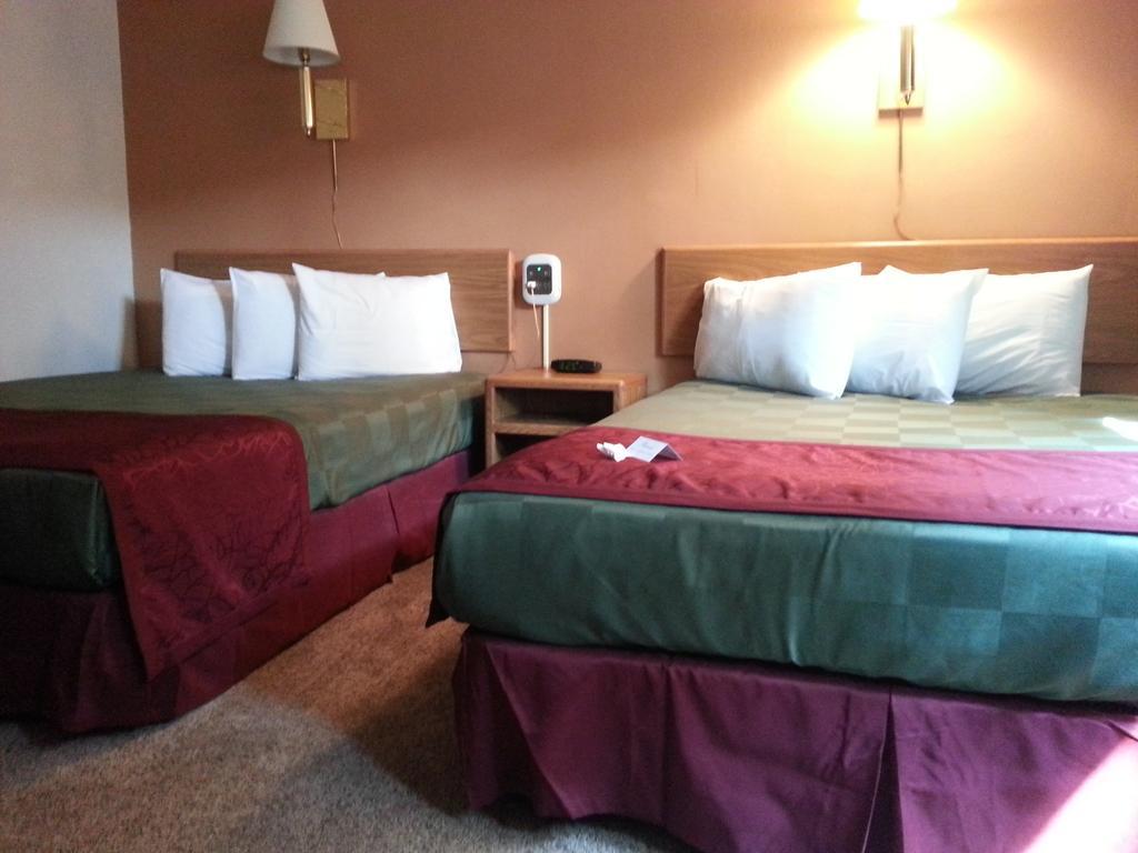 Mid Town Motel Great Falls Bagian luar foto