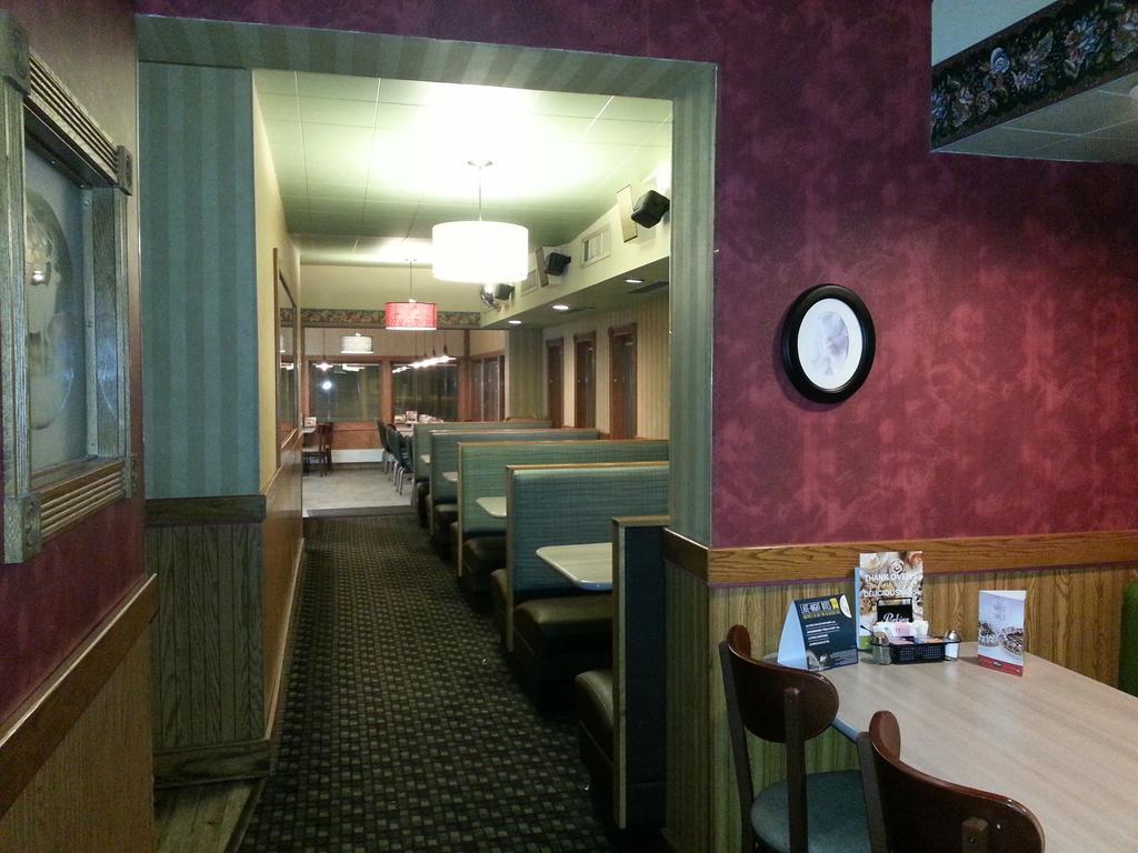 Mid Town Motel Great Falls Bagian luar foto